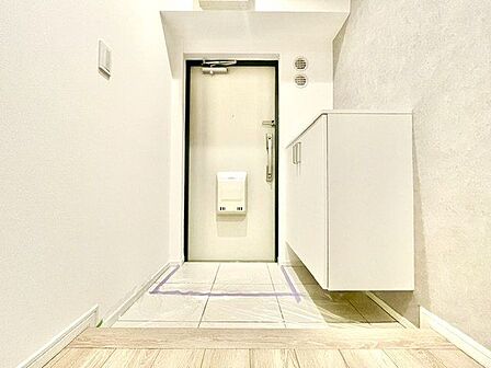 毎日の行き帰りで使う大事な玄関は、清潔感があり、明るく迎えてくれます。