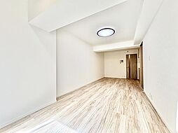 光はやすらぎのひと時を演出するアイテム。バルコニー越しの柔らかい光が差し込み温かく包み込みます。