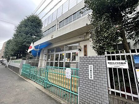 文京区立柳町小学校 300m