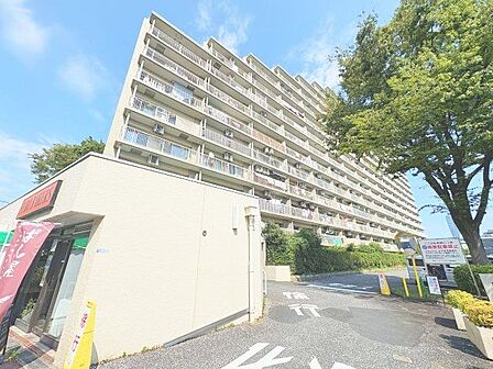 豊かな住環境に恵まれた大規模レジデンス。エキチカの利便性。