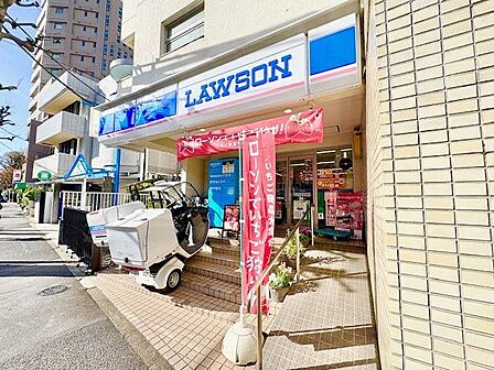 ローソン天現寺店 160m