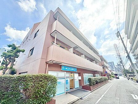 季節の移ろいとともに人々の想い出を見守り続けてきた本邸宅。人生を楽しむための住まいに。