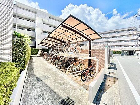 屋根付き駐輪場