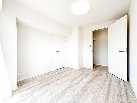 一日の中で多くの時間を過すことになる住まいだからこそ、いつも穏やかな空間であるように心掛けています。
