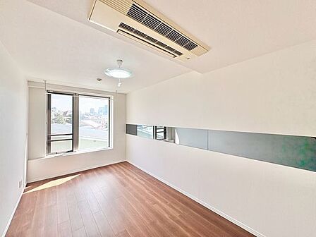 一日の疲れをいやしてくれる主寝室。時を忘れて過ごす場所として過ごせるお部屋。