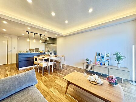 洗練されたデザインと機能性が織りなすこだわりの住空間。ゆったりとした時間をお過ごしください。