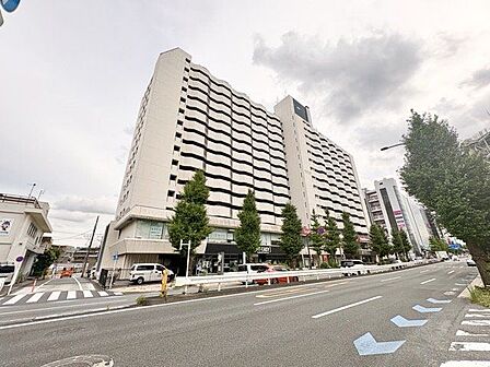 時代と共に変わりゆく街並みと、住む人の変わらない思いを融合。いつまでも誇りに思える住まいへ。