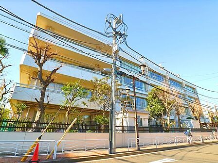 江東区立明治小学校 900m