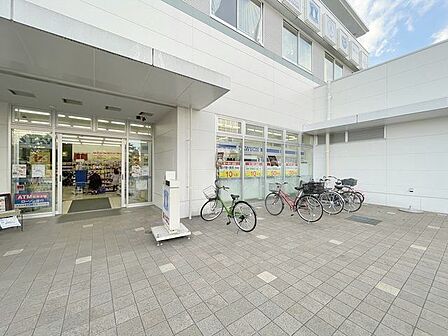 ローソン江東豊洲六丁目店 140m
