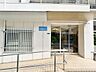 エントランス：帰宅されるご家族や、訪れる方を優しく迎える・安らぎに満ちた生活空間を予感させてくれます。
