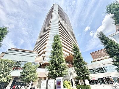 外観:優雅な立ち姿のお住まいは多様なライフスタイルをサポートし、上質な時間をお過ごしいただけます。 外観:優雅な立ち姿のお住まいは多様なライフスタイルをサポートし、上質な時間をお過ごしいただけます。