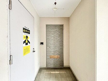 玄関はお家の顔としてすっきりとした素敵な空間に。印象のよい玄関は爽やかな住まいへの入り口です。