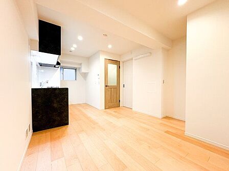 新規内装リノベーションで充実した設備と綺麗な空間から新生活をスタートしませんか?
