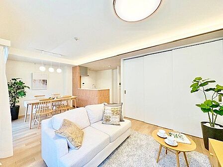 会話が弾むリビング、料理が愉しくなるキッチン、活力を養うベッドルーム。安らぎの日々のために。
