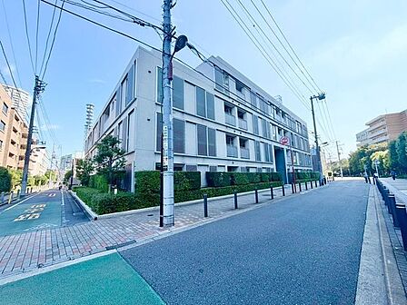 都心の“賑わい”と自然の“潤い”を享受できる暮らしやすいロケーションが魅力。