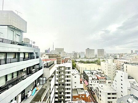 バルコニーに出た時には、頬をなでる優しい風を感じることが出来ます。つい深呼吸をしたくなる眺望です。