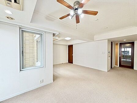 洗練されたデザインと機能性が織りなすこだわりの住空間。ゆったりとした時間をお過ごしください。