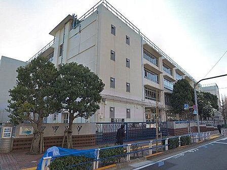 世田谷区立梅丘中学校 1400m