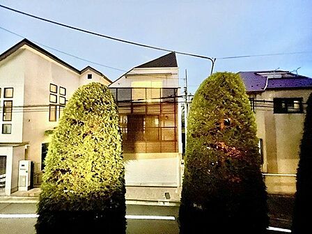 緑を配した美しい街並み。くつろぎのひとときをお過ごしいただけます。