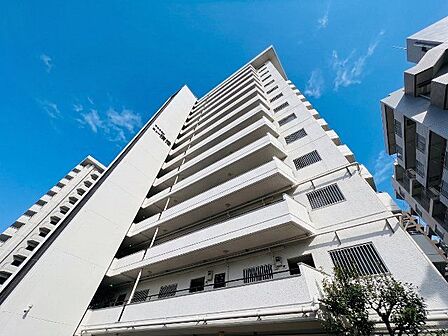 流行に左右されず、将来にわたって価値が継続する「上質」な佇まい。(空の加工を生成AIで行っています)