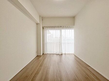 一日の疲れをいやしてくれる主寝室。時を忘れて過ごす場所として過ごせるお部屋。