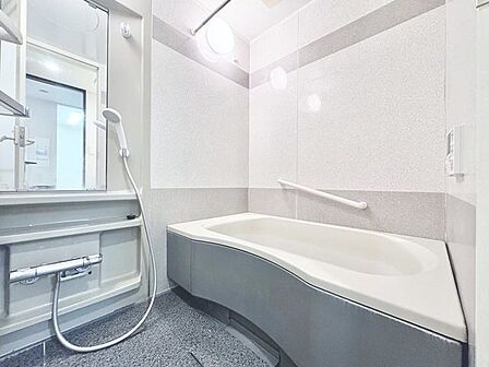 和らぎあるカラーで明るく清潔な空間へ。心も身体もリラックスできるバスタイムを。