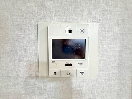 「見える安心」をカタチにしました。誰が来てもわかる様にモニター付きインターホンを設置。