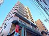 外観：住む人がいつまでも心地良さを感じ続けられる多様な住空間を創造します。 （空の加工を生成AIで行っています。）