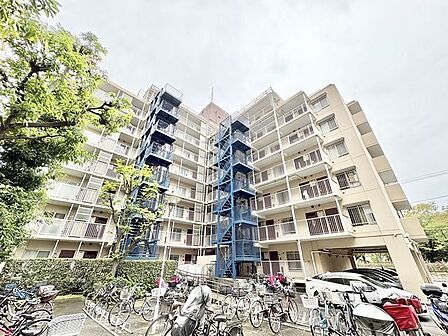 時代と共に変わりゆく街並みと、住む人の変わらない思いを融合。いつまでも誇りに思える住まいへ。