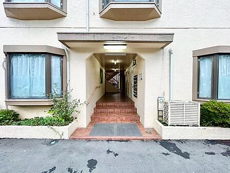 帰宅されるご家族や、訪れる方を優しく迎える・安らぎに満ちた生活空間を予感させてくれます。