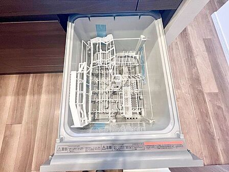 片付けの負担を軽減。様々なシーンで家事の時短に役立つ食洗機付。