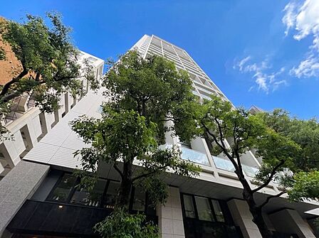 「いつまでも住み続けたい住空間」を創造します。（空の加工を生成AIで行っています）