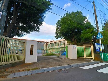 川崎市立中原中学校 550m