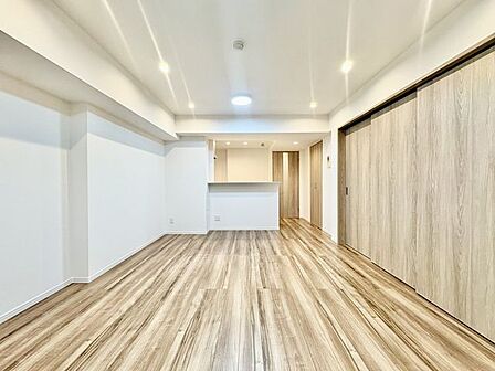 家族の温かさと陽光の暖かさ、楽しい毎日と明るい未来を予感させる「空間が織り成すひとつ先の住み心地」