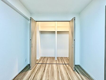 各居室にクローゼットをご用意。タンスなどを置かなくてもいいので、お部屋を広く使うことができます。