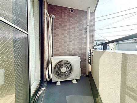 バルコニー付きで開放感を演出。日々の生活に潤いを与えてくれます。