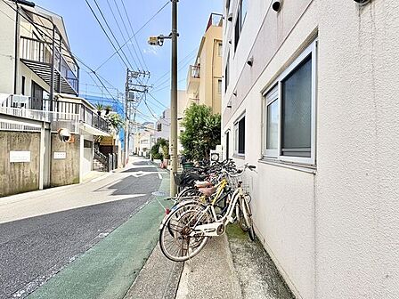 敷地内駐輪場。