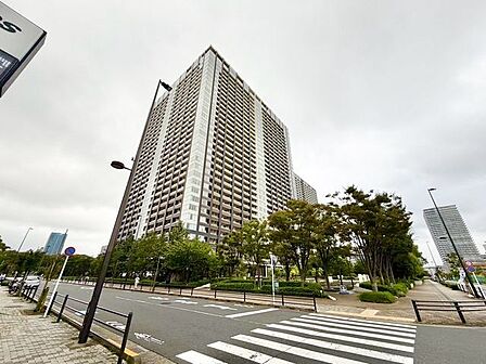 住む人がいつまでも心地良さを感じ続けられる多様な住空間を創造します。