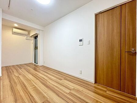 過ぎ行く時間をゆったりと感じることができる落ち着いたお部屋。静かな環境でリラックスタイムを。