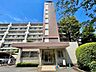 外観：おしゃれな雰囲気や自然の潤い、親しみやすさといった個性を、街に新たな価値をもたらし続けてくれます。（空の加工を生成AIで行っています）