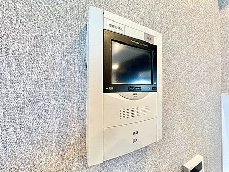 「見える安心」をカタチにしました。誰が来てもわかる様にモニター付きインターホンを設置。