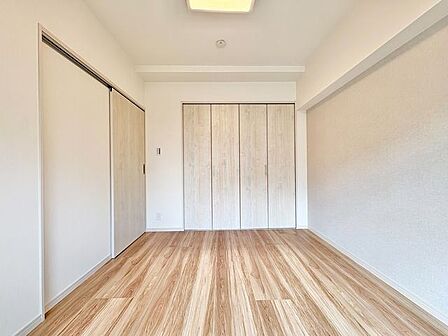 家族一人ひとりの大切なプライベート空間。趣味・感性で飾って頂けるようシンプルに仕上げてあります。