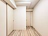 洋室：過ぎ行く時間をゆったりと感じることができる落ち着いたお部屋。プライベートな時間を満喫できます。