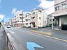 その他：前面道路は約12ｍ。広々とした開放感のある立地です。（空の加工を生成AIで行っています）