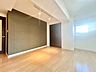 室内：室内リノベーション前。