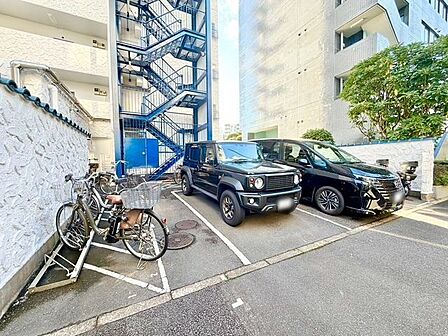 敷地内駐車場・駐輪場
