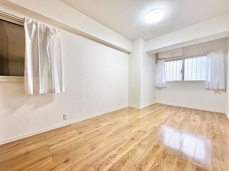 過ぎ行く時間をゆったりと感じることができる落ち着いたお部屋。静かな環境でリラックスタイムを。