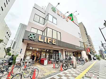 ライフ浅草店 210m
