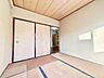 子供部屋：住まう方自身でカスタマイズして頂けるように「シンプル」にデザインされた室内。