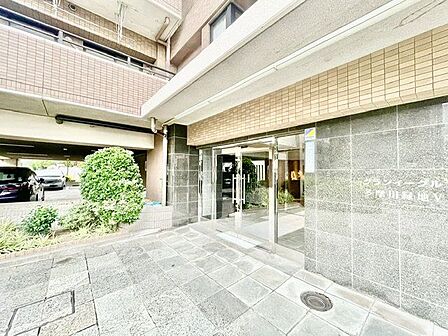 毎日を心地よいと感じられる理想的な暮らしをデザイン。落ち着きのある上質な空間へといざないます。